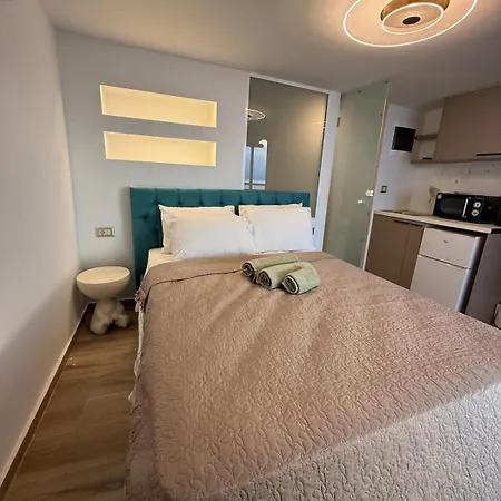 Etea Sea Penthouse-in The Heart Of Chania アパート ハニア